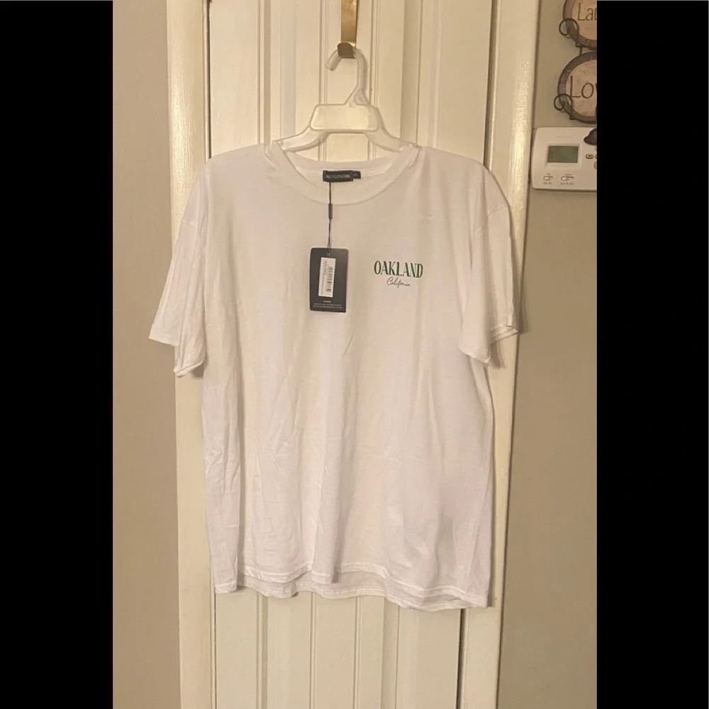 White Prettylittlething shirt - Picture 1 of 2